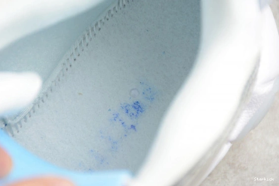 917593-100 (W) More Air Chrome Uptempo White 1031